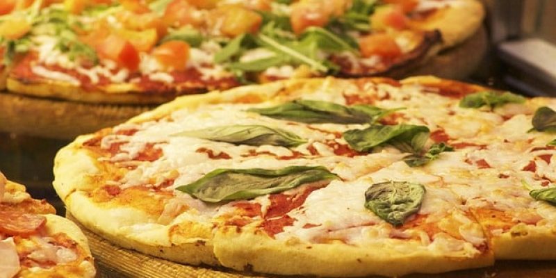 Quels fromages mettre dans une pizza 4 fromages ?