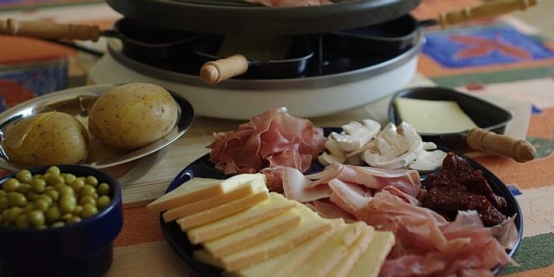 Quels aliments originaux pour modifier la raclette classique ?