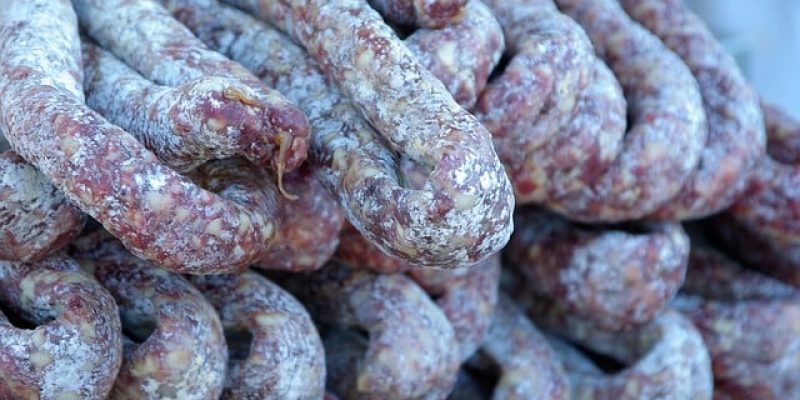 Peut-on manger du saucisson en étant enceinte ?